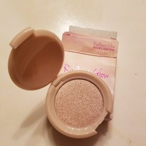 Radiant glow highlighter
